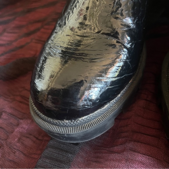 Betsey Johnson Lug Sole Patent Boots with Chain and Pearl Detail - Size 6.5 - Picture 9 of 10